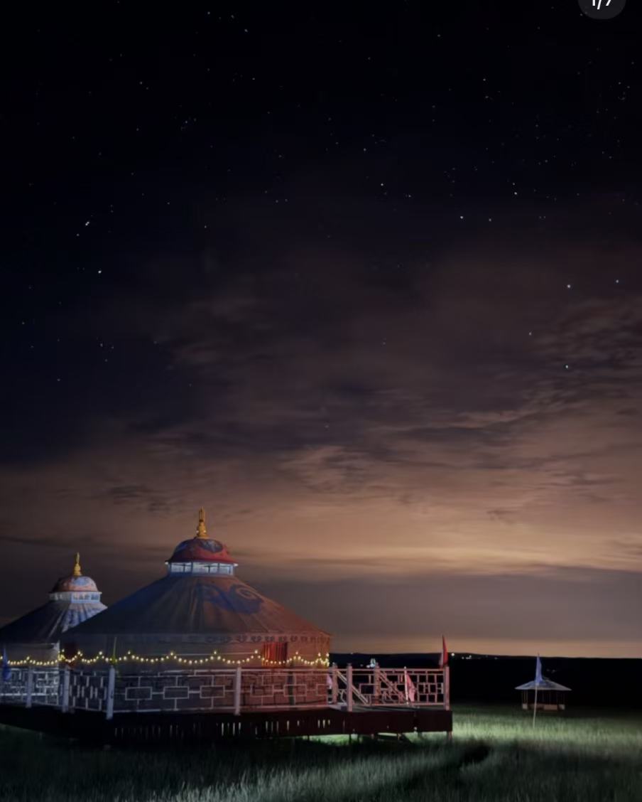 拒绝复制粘贴的草原行：“本地灵魂”团队，如何赢得31万游客的深度共鸣？