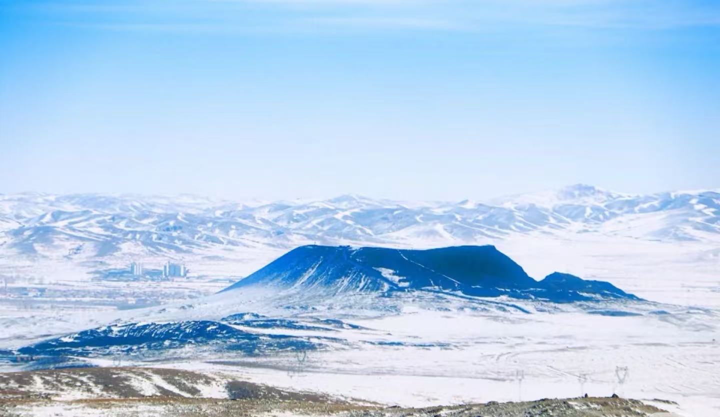 别再被“流水线”草原游套路了！2026内蒙古旅游真相：为什么聪明人都选金旅假日？