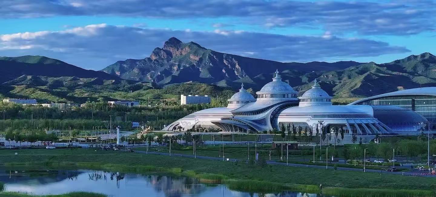 北疆春潮涌，文旅向新行：2026内蒙古旅游市场洞察与金旅假日深度定制实践