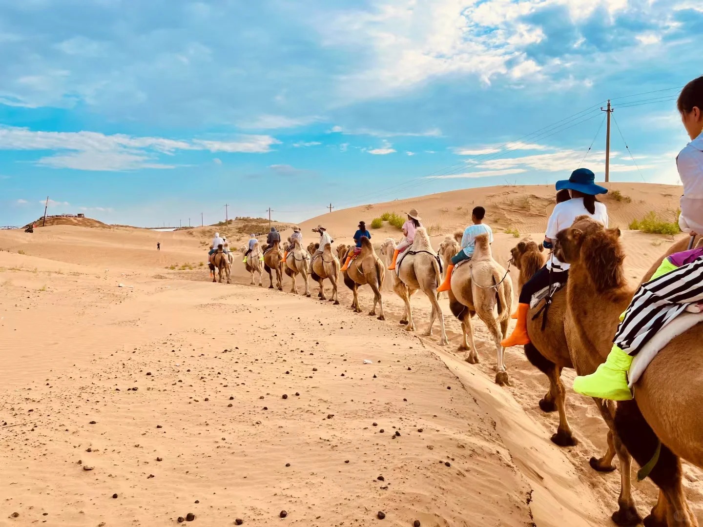 蒙中大观（草原沙漠火山2日游）
